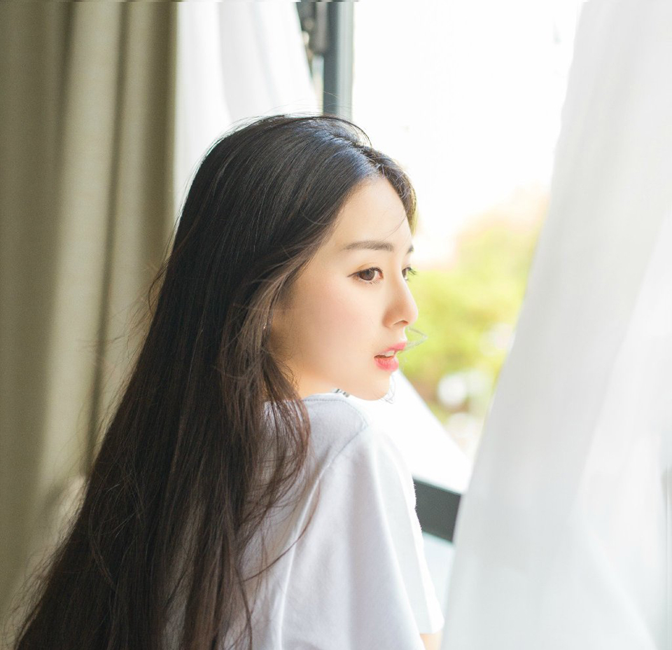 你要是不爱他，他多么爱你，他待你多么好，他的条件多么优秀，也是徒然的。自己不要的东西，为什么还要可惜呢?既然你甘心情愿放弃，你就没资格可惜。他曾是那么慷慨地等待你，他本来是你的，你自己选择不要，那就永远不要可惜。